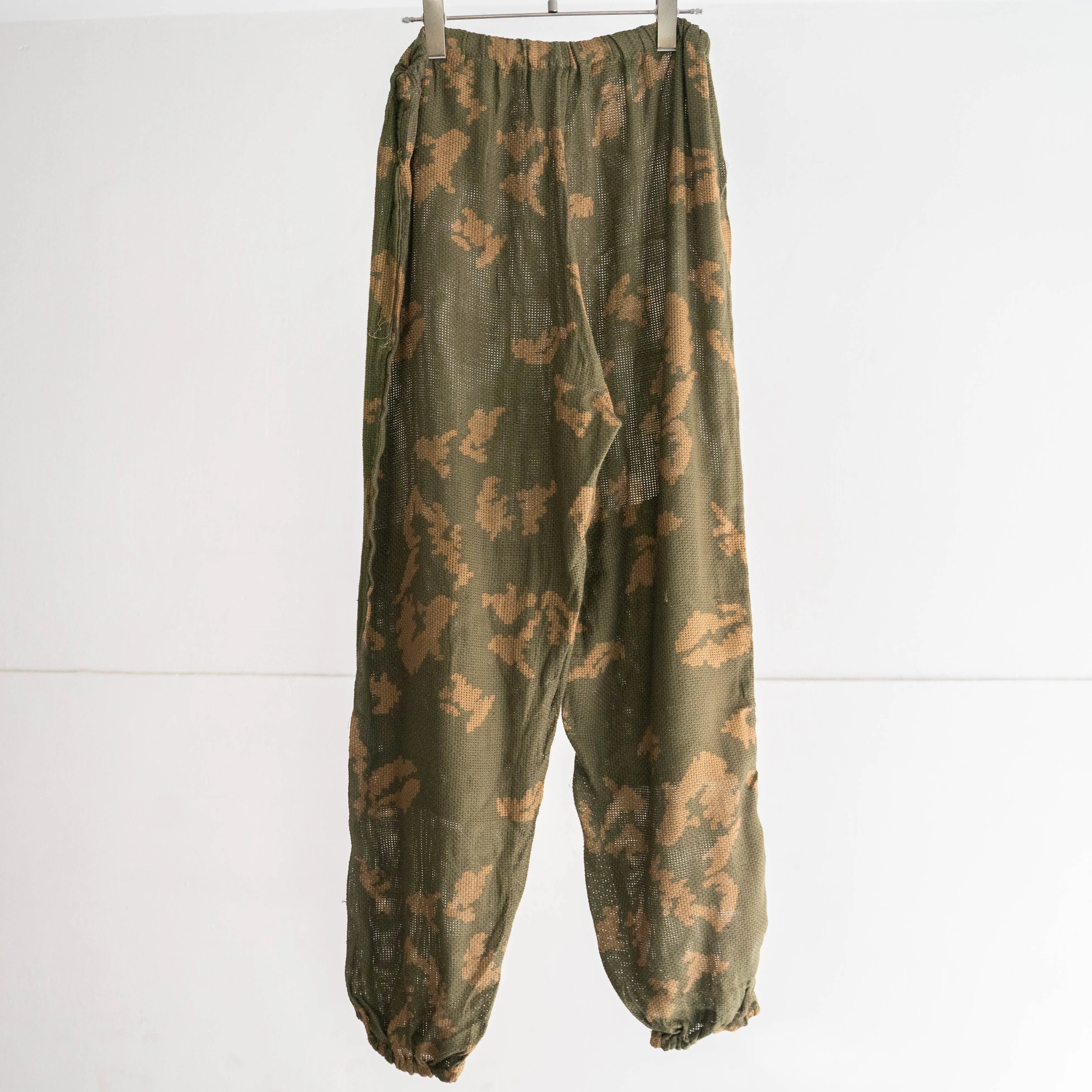 1970-80s Russian military boder guard KLMK camoflage mesh easy pants