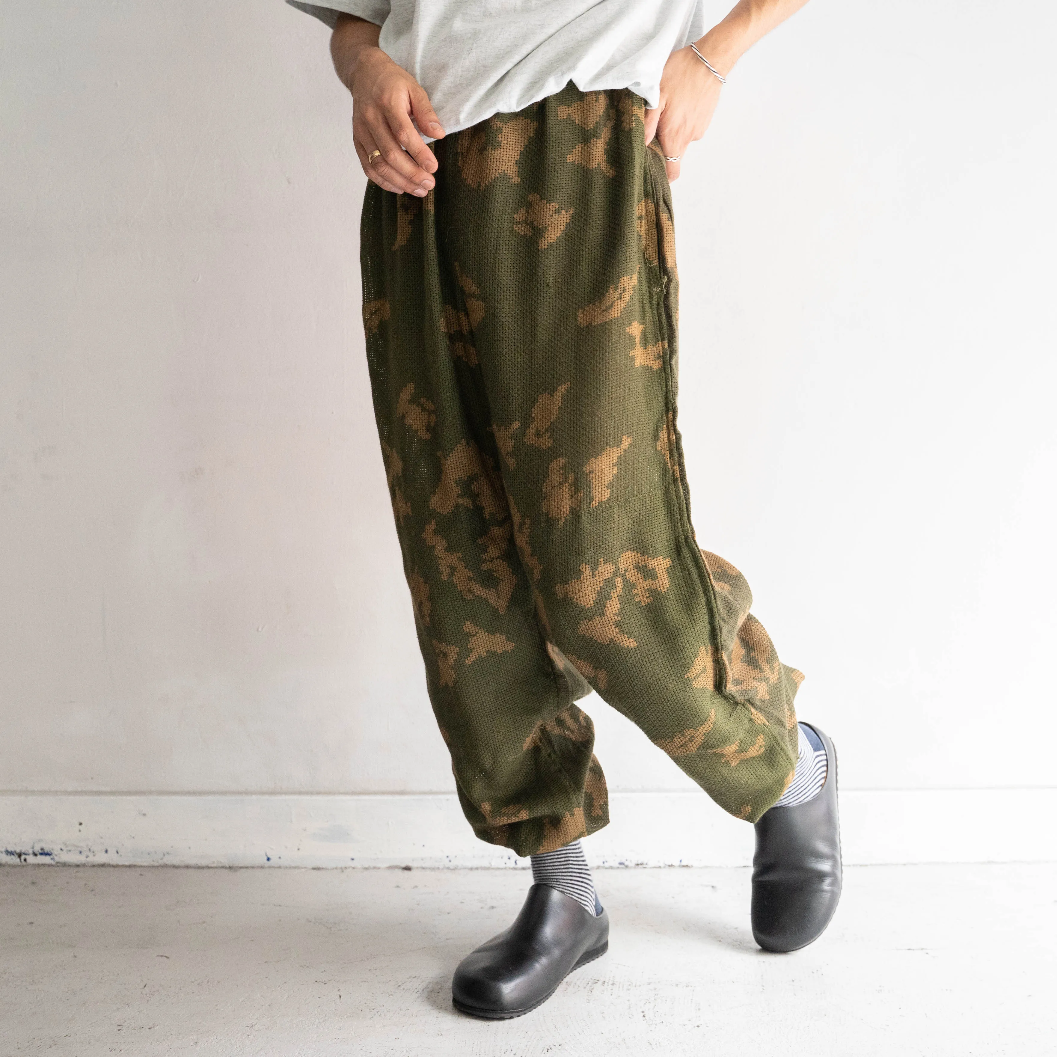 1970-80s Russian military boder guard KLMK camoflage mesh easy pants