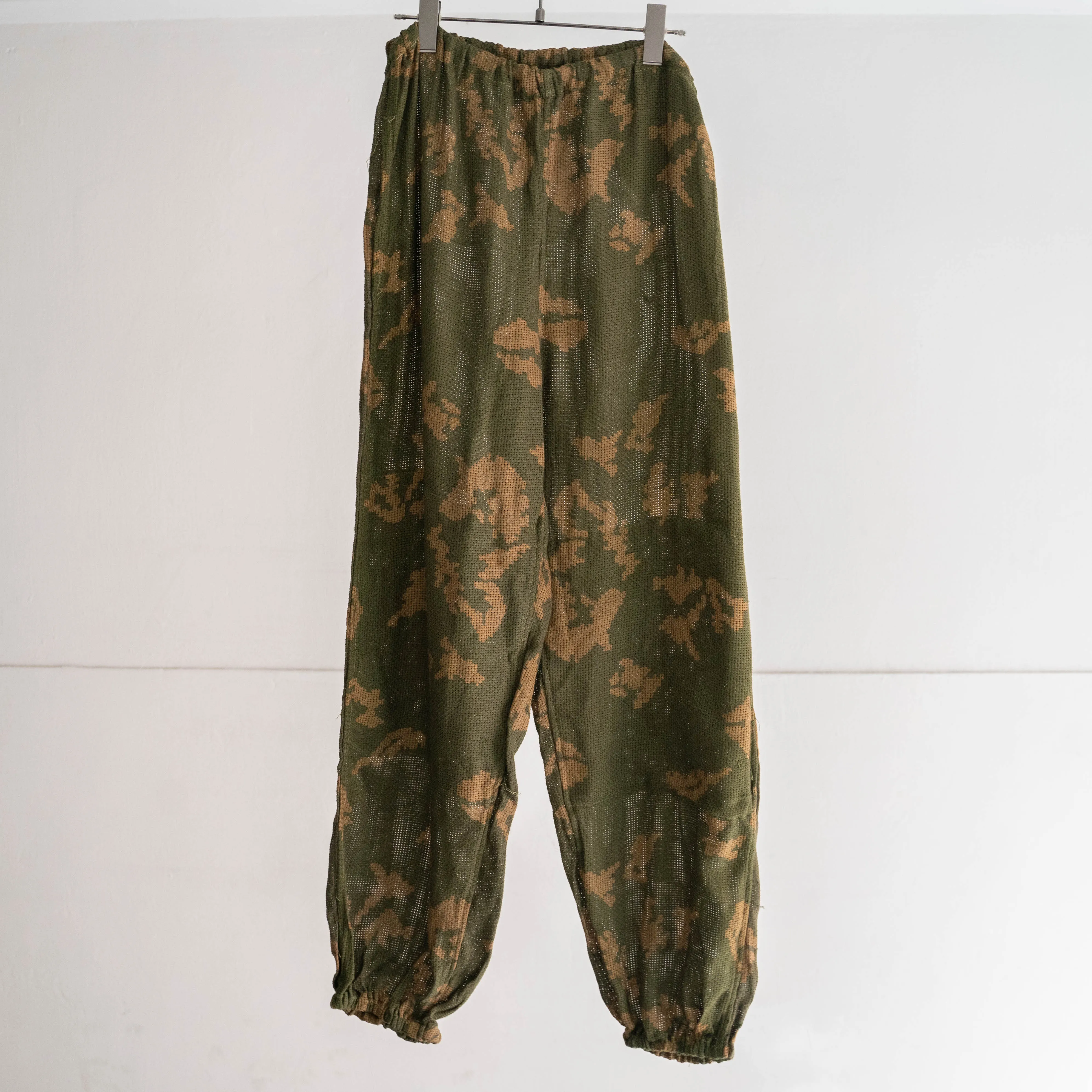 1970-80s Russian military boder guard KLMK camoflage mesh easy pants