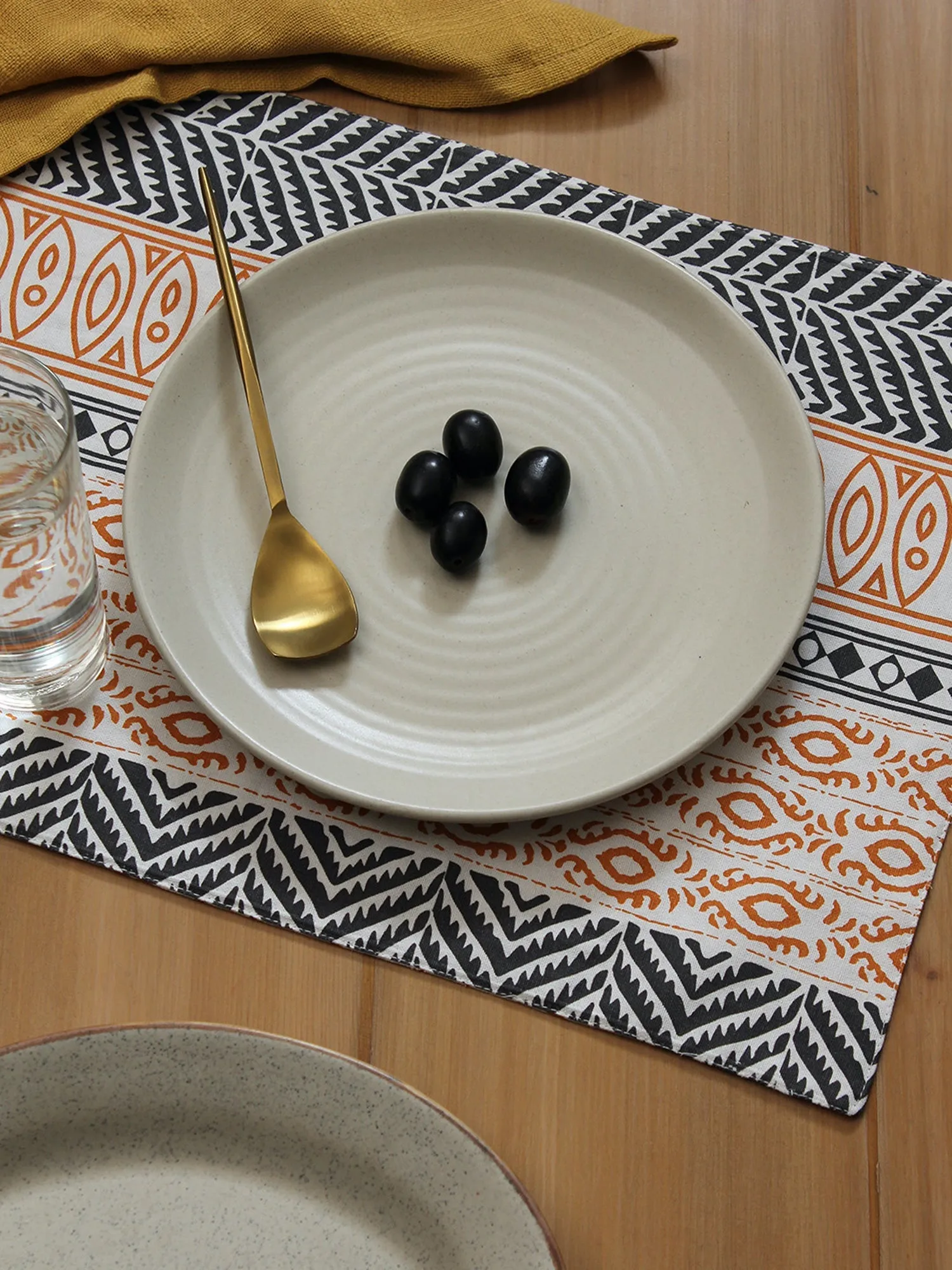 Nakshi - Set Of 2 - Set Of 2 Placemats (Orange)