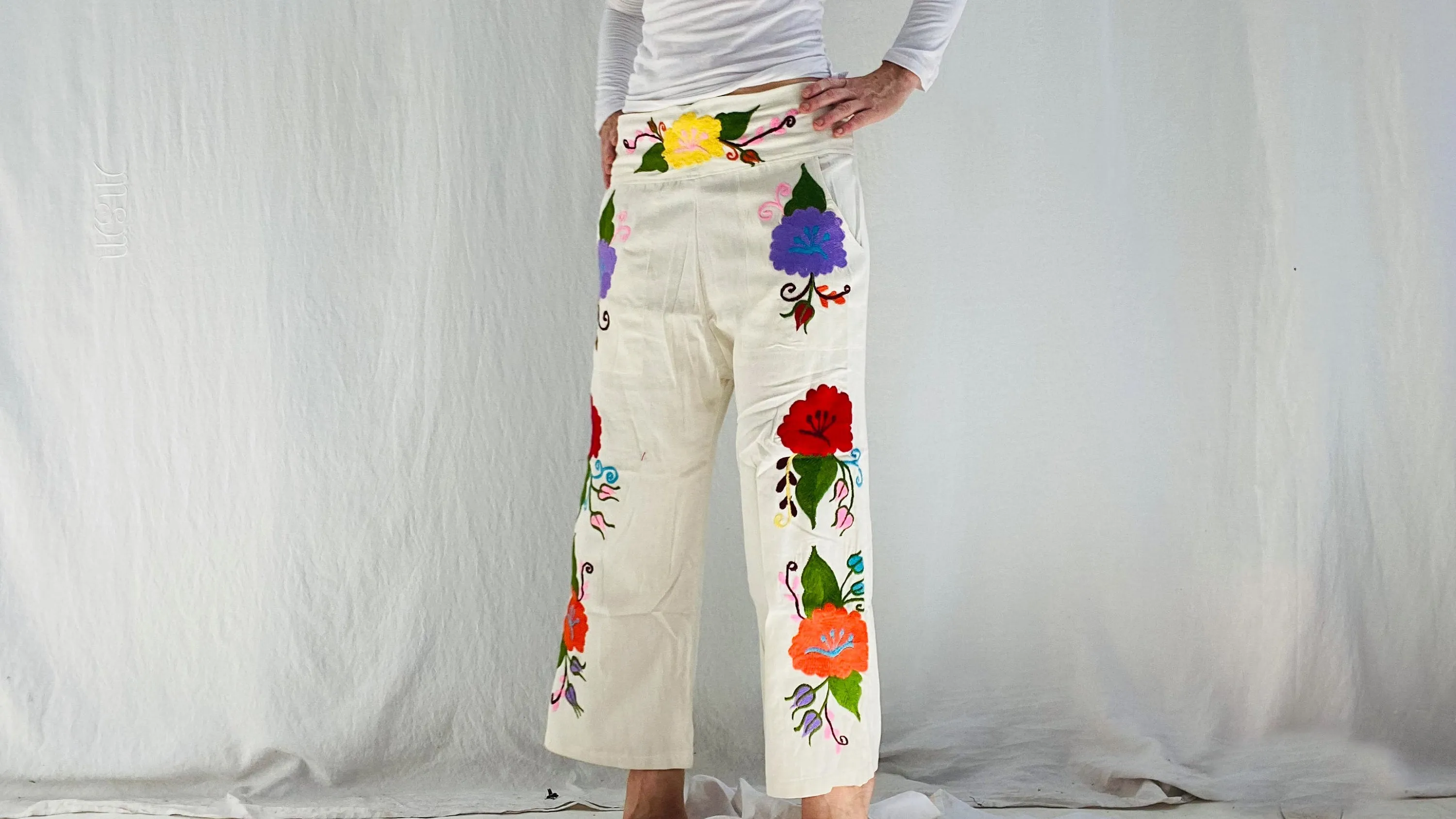 Wide Leg Embroidered Pants. Zinacantan, Mexico. XS-M. 0101